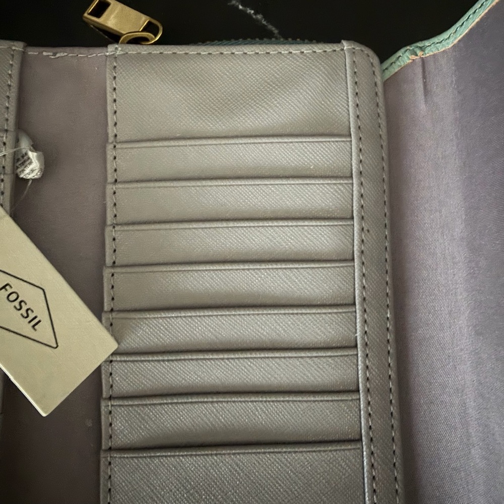 Fossil Sage Green Logo Zip Around Wallet Check Pattern NWT - Picture 11 of 11
